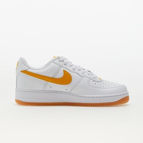 NWT Nike Mens Air Force 1 07 Basketball Shoes White/University Gold 6